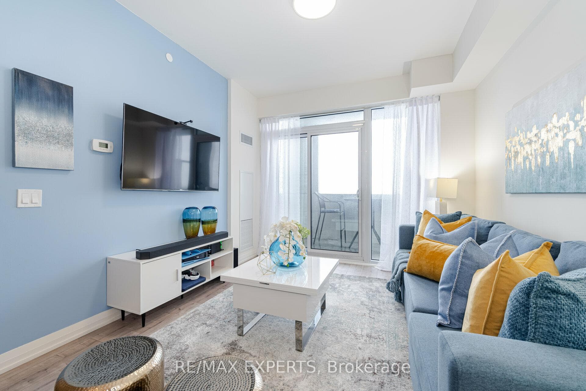 9000 Jane Street Unit 2010 photo 15