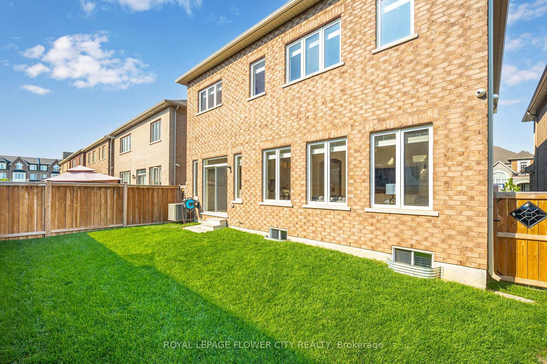 16 Smallwood Road photo 25