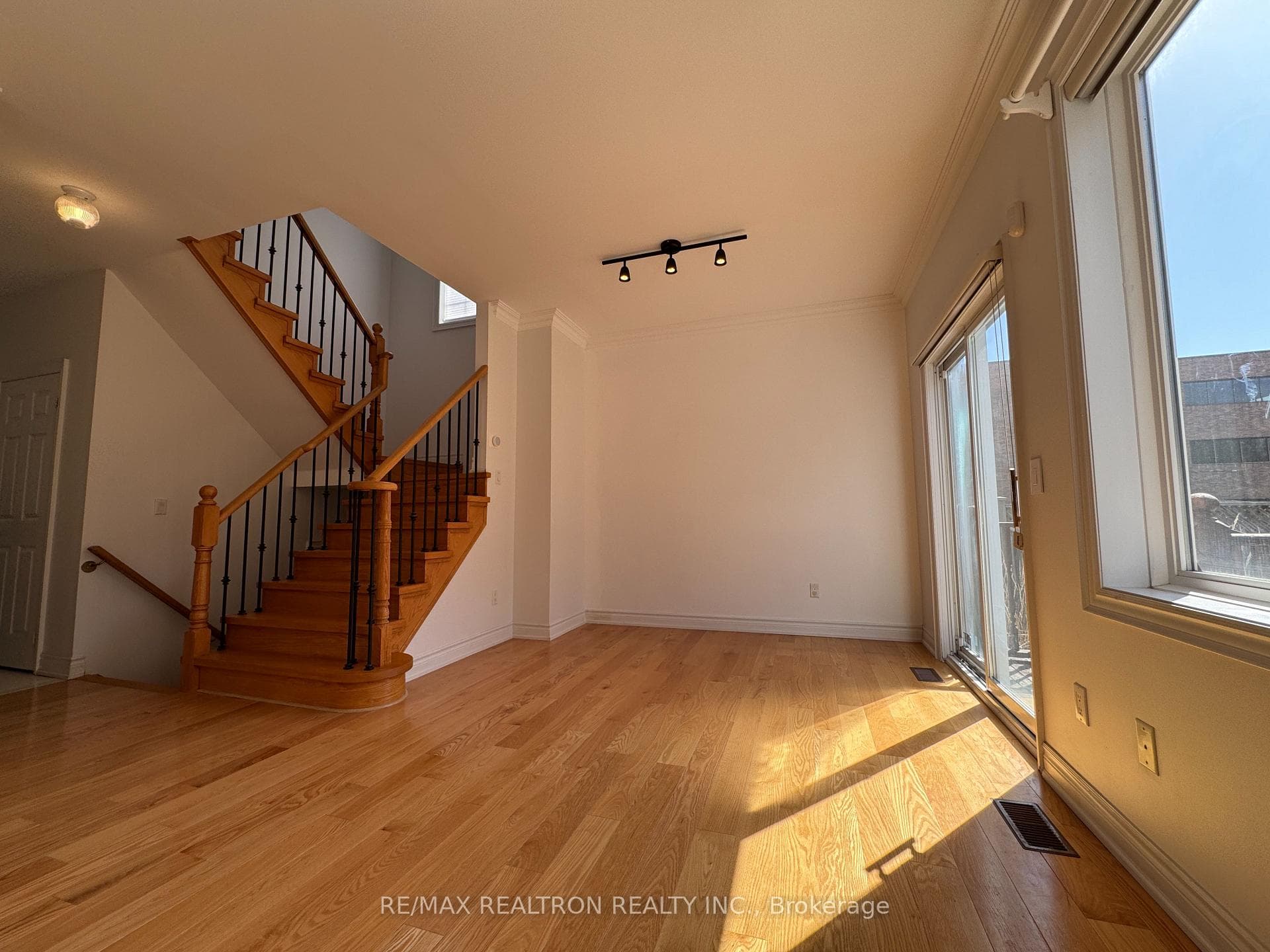 121 Barber Greene Road photo 6