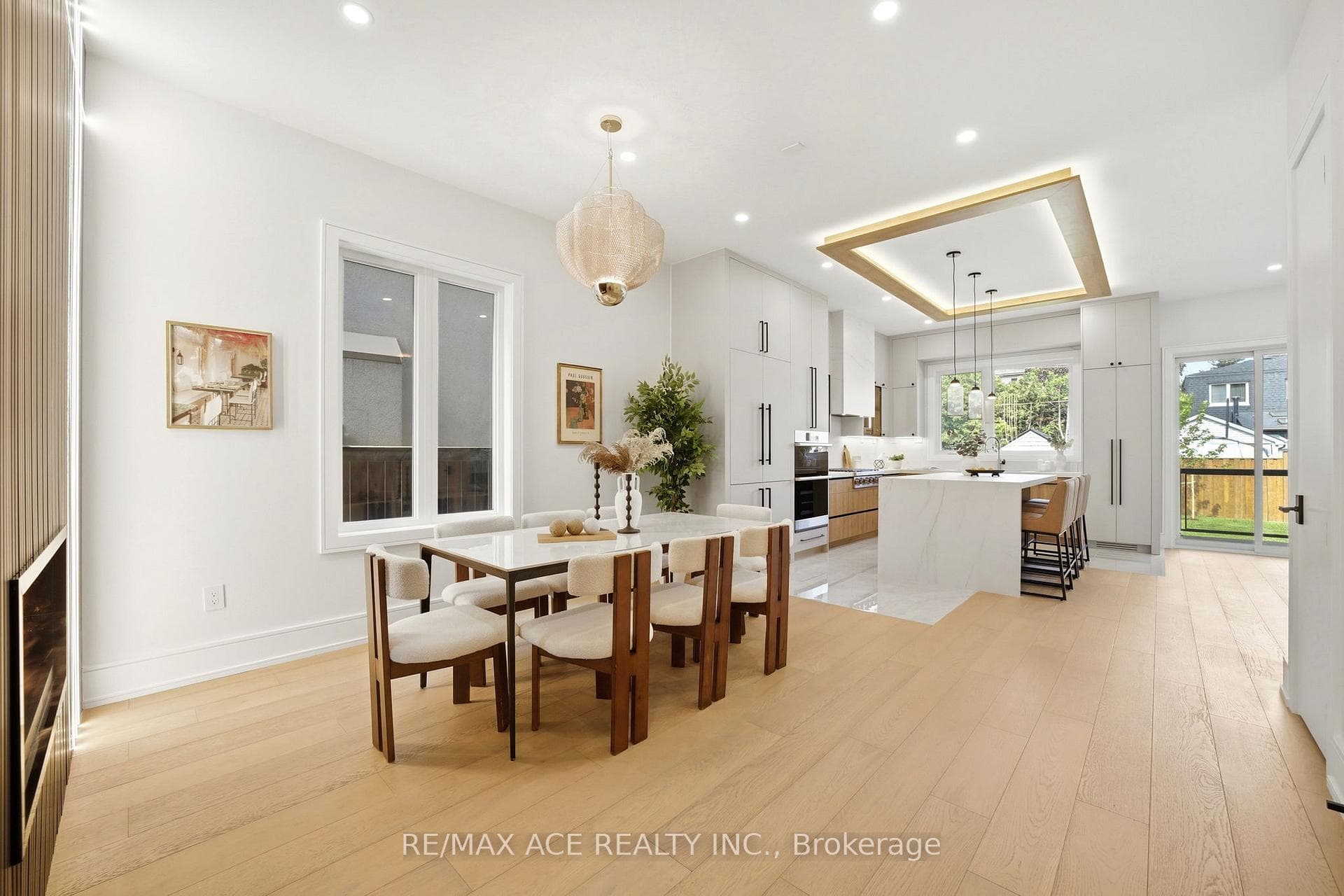 61 Harewood Avenue photo 9