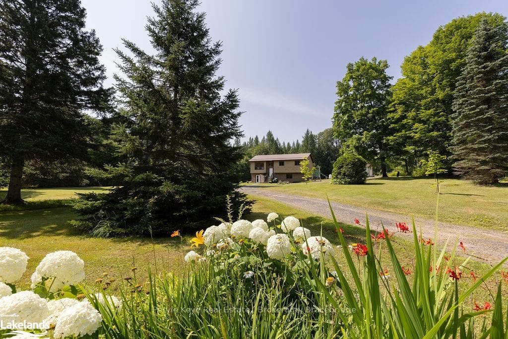 811 FERN GLEN Road photo 1