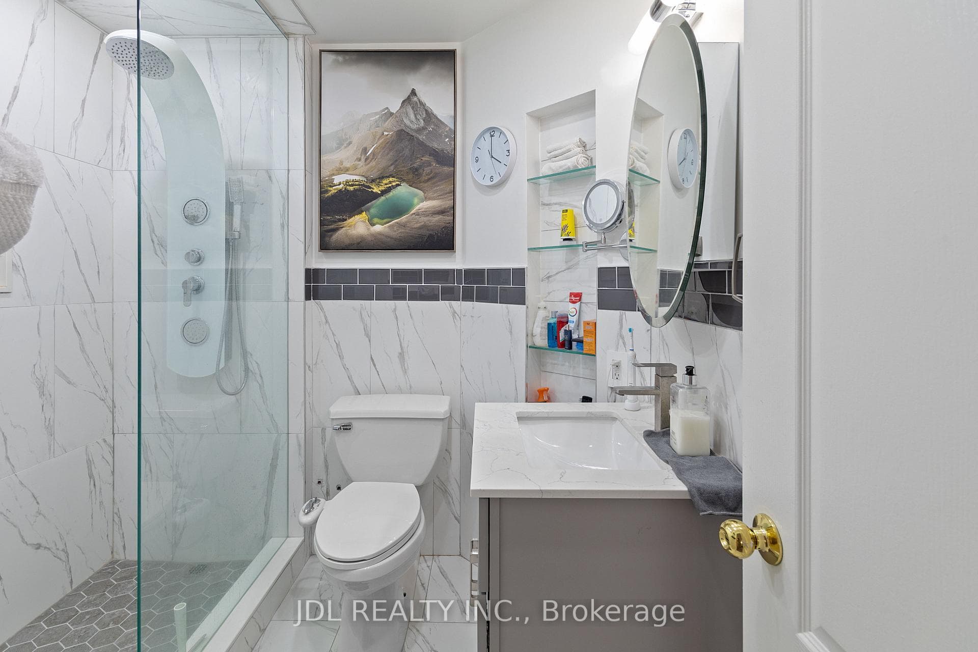 555 Yonge Street Unit 510 photo 24