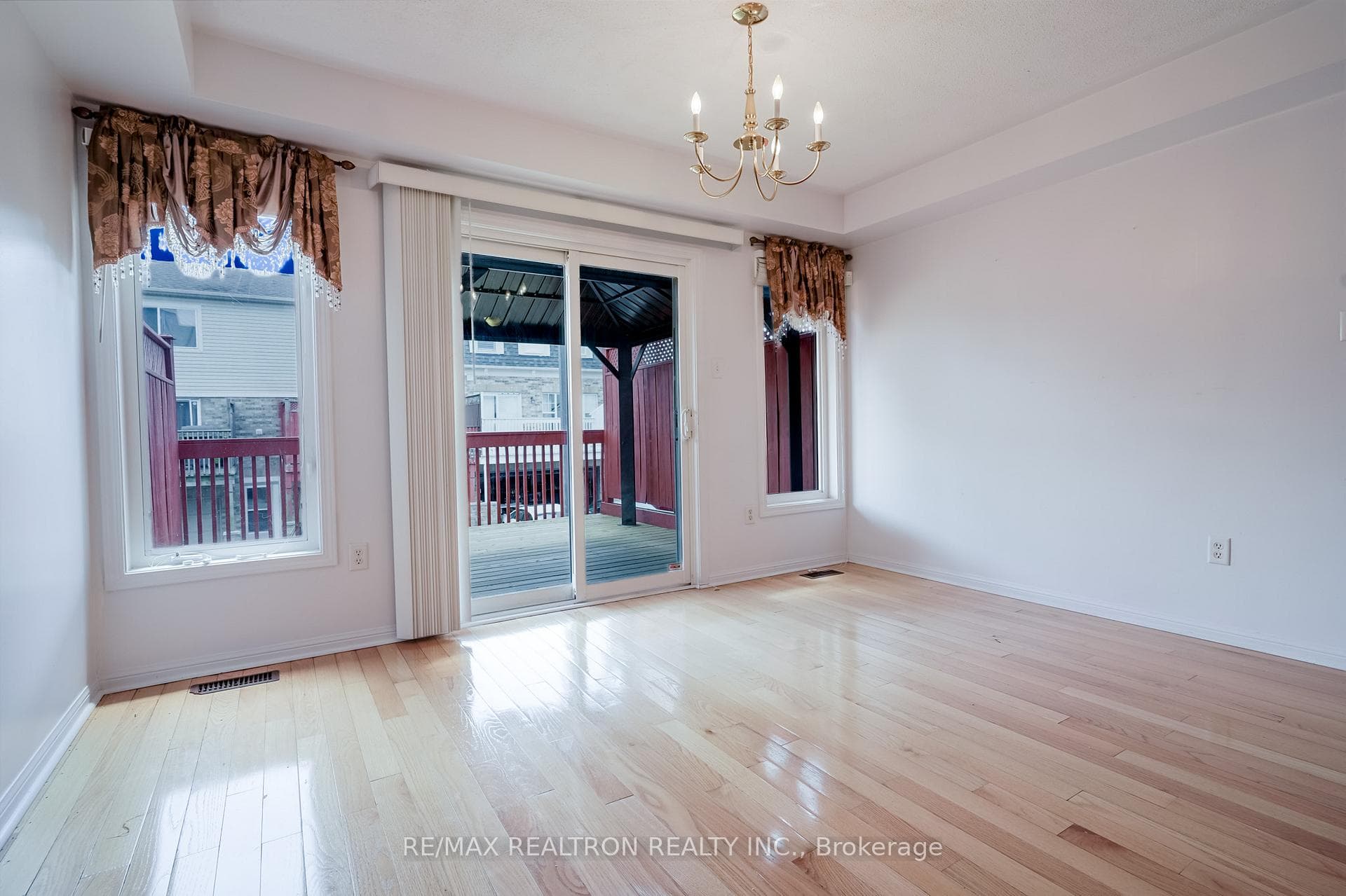 19 Coyote Crescent photo 18