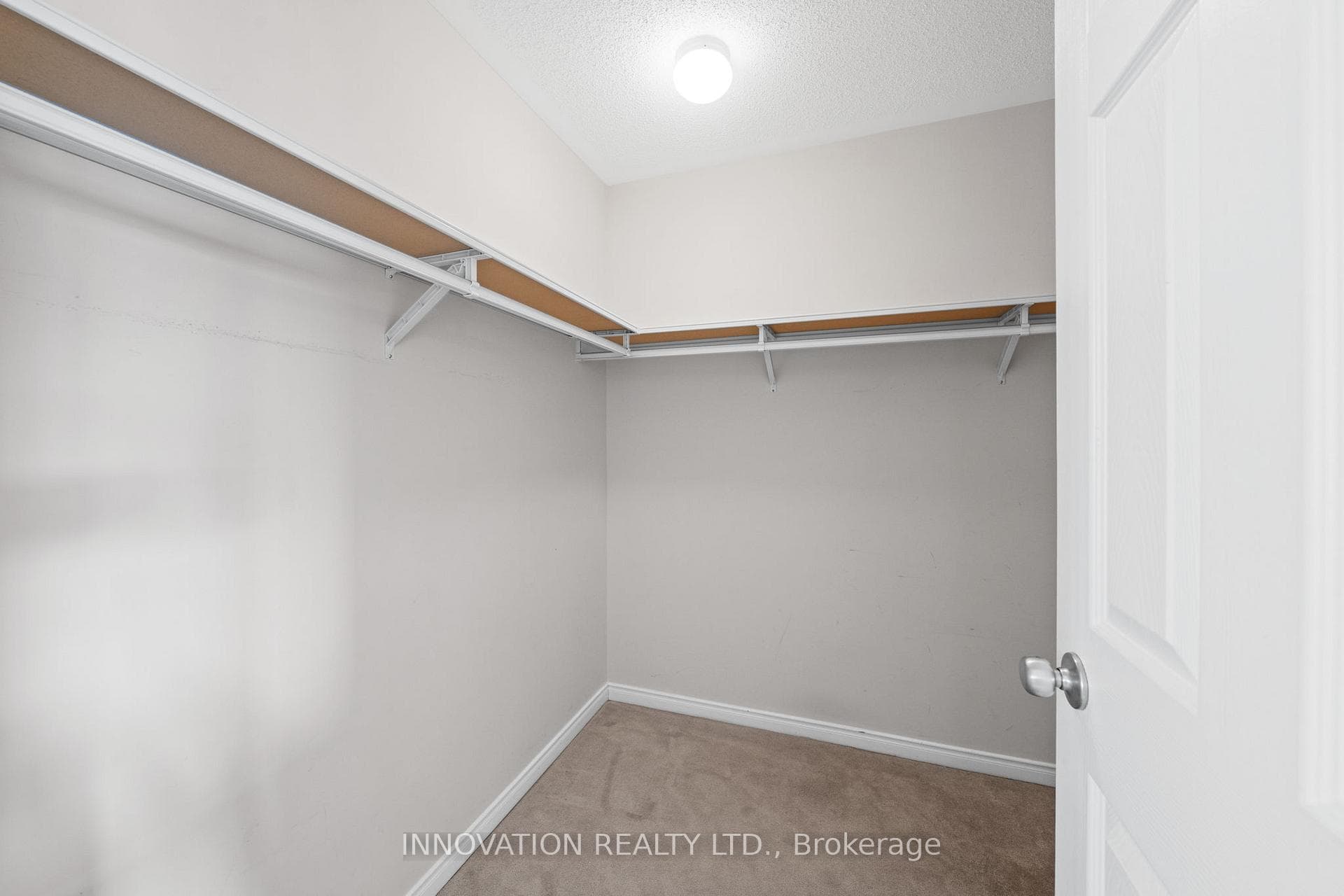 565 Dalewood Crescent photo 22