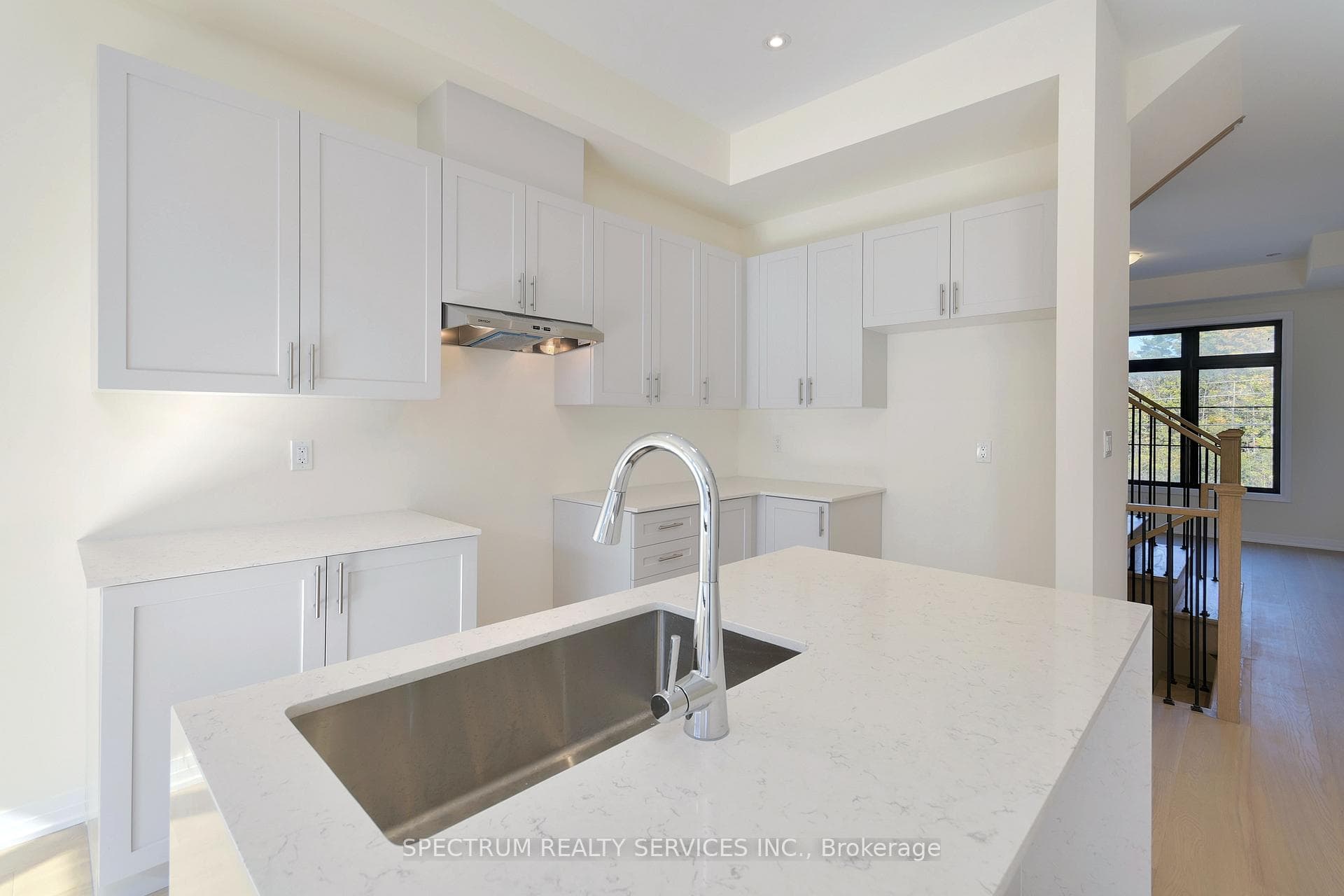 74 De La Roche Drive photo 15
