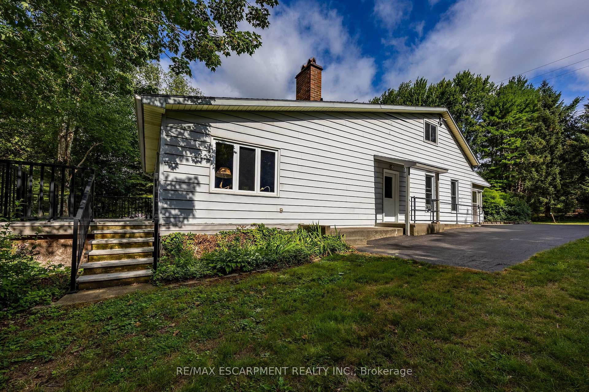 2312 Front Road photo 2