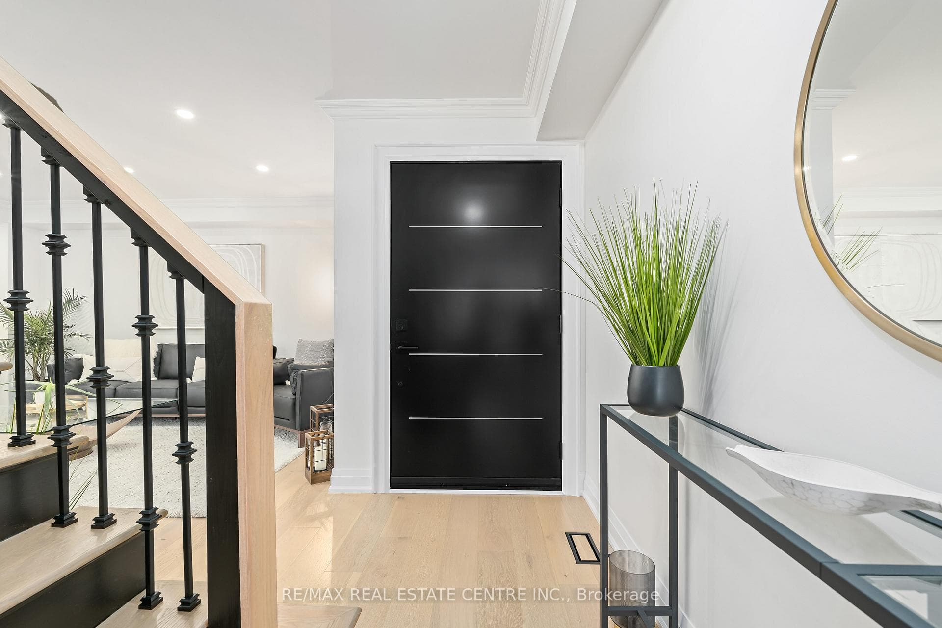 66 Curry Crescent photo 5