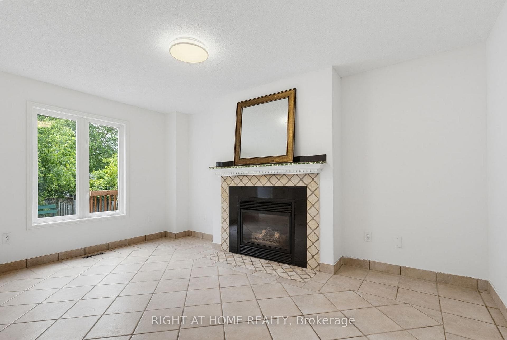1087 Augustus Drive photo 15