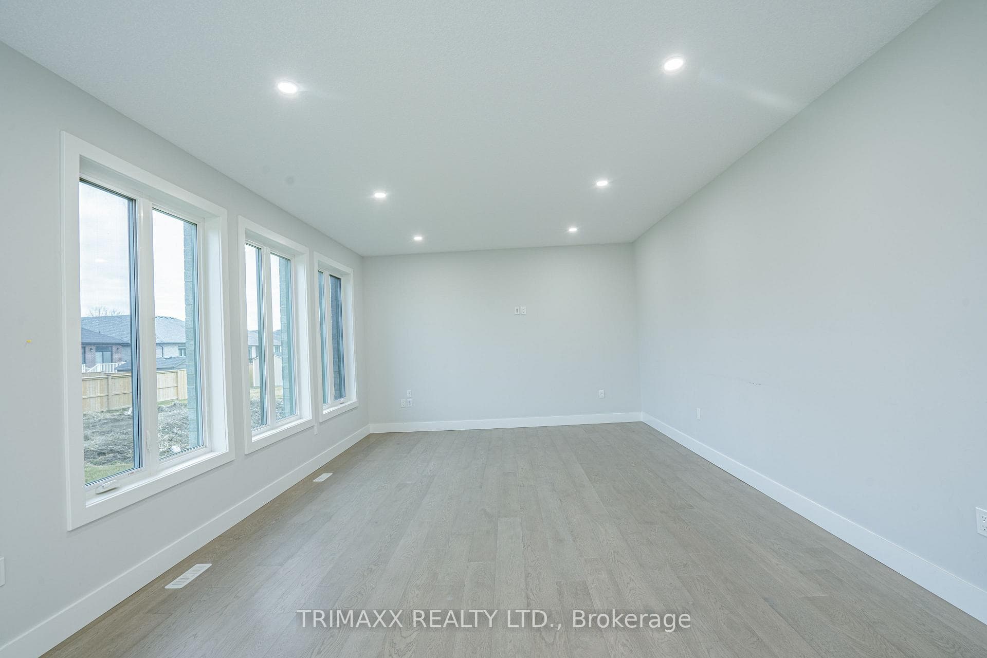188 Foxborough Place photo 15