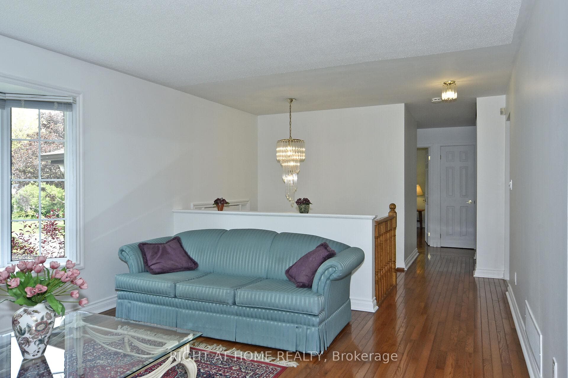 102 Romfield Circuit photo 3