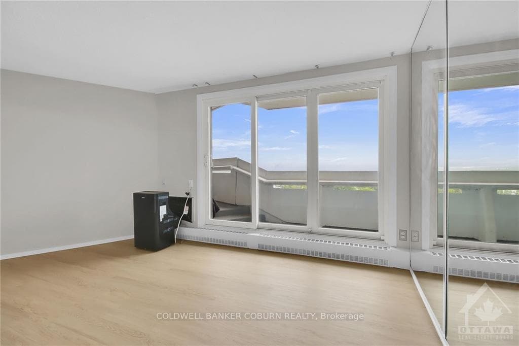1081 AMBLESIDE Drive Unit 1112 photo 19