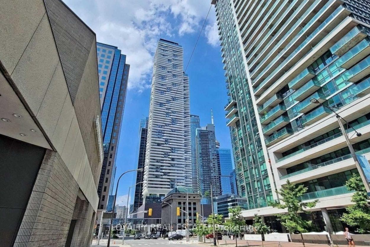 100 Harbour Street Unit 5101 photo 37