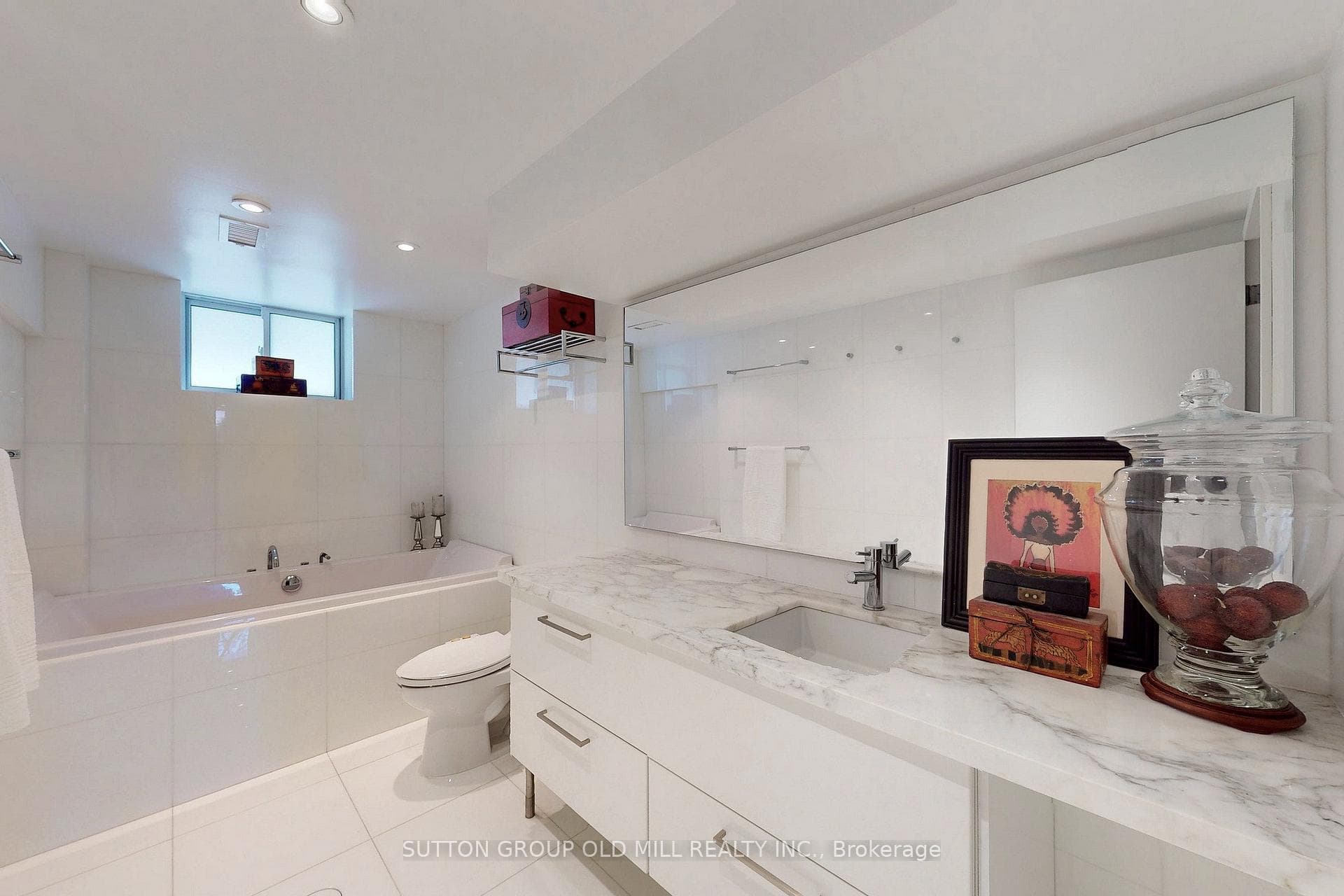 125 Saturn Road photo 26