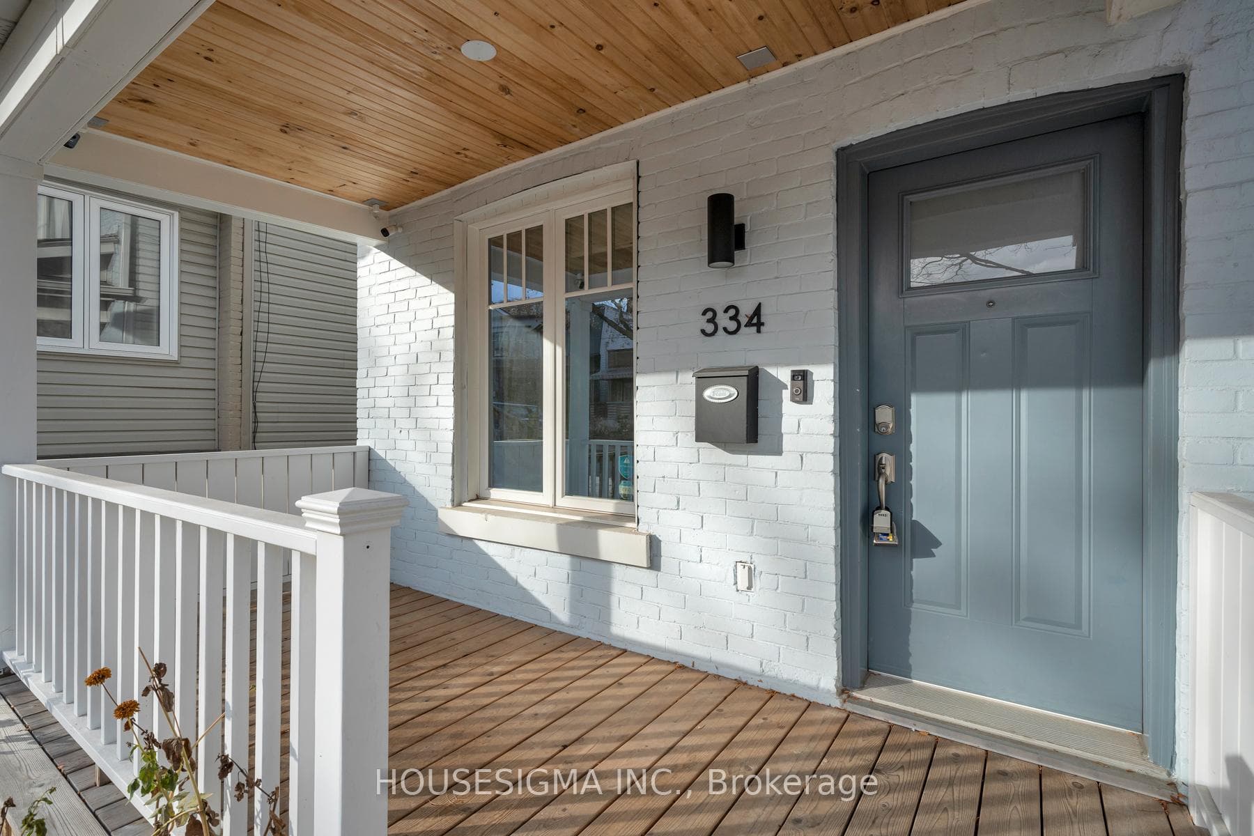 334 Riverdale Avenue Unit Upper photo 1