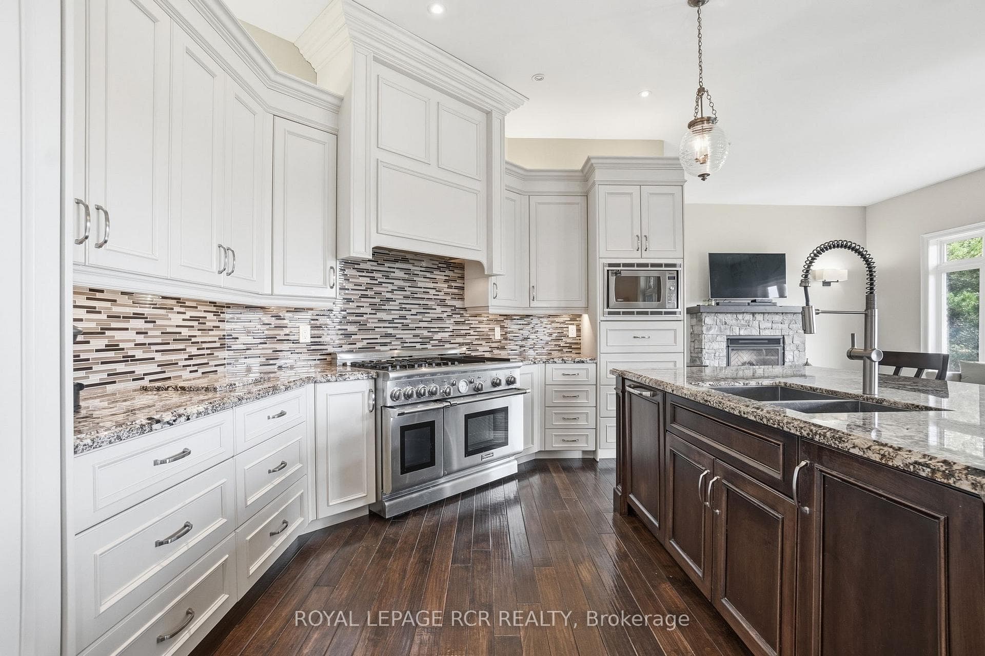Kitchen W/Built-In Appliances & Walk-Out to Deck