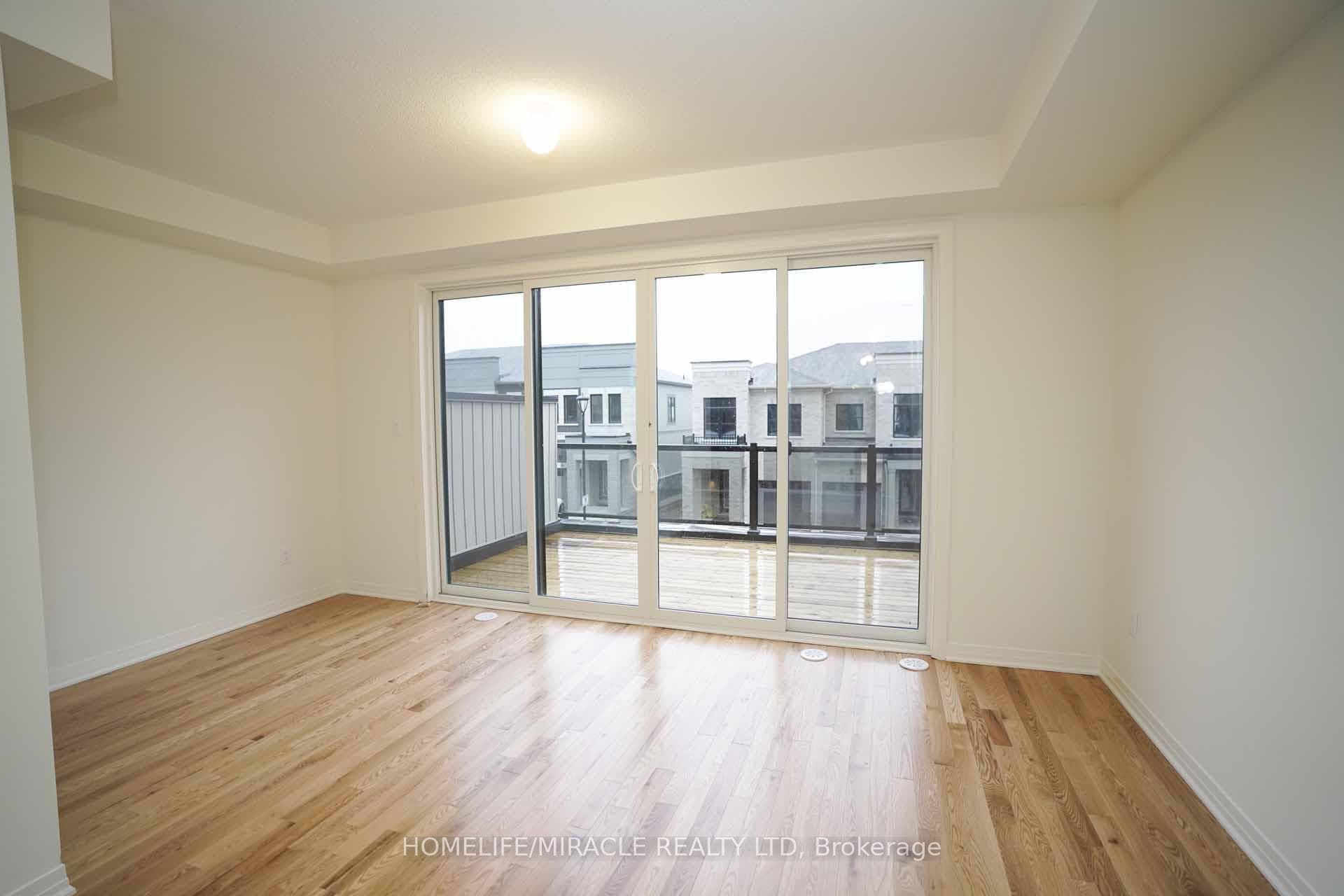 1561 Green Road photo 16