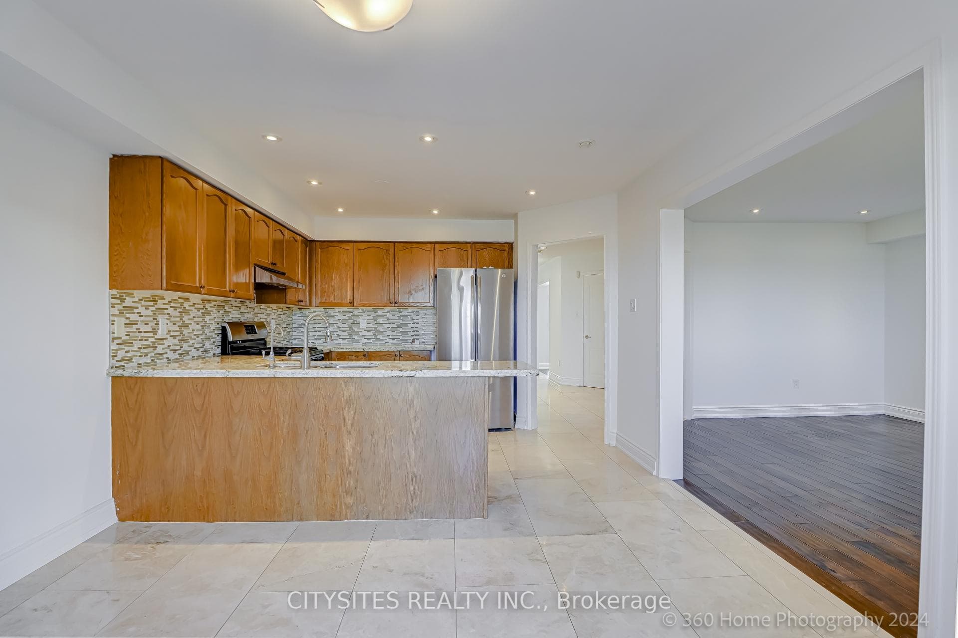 153 Wainscot Avenue photo 8
