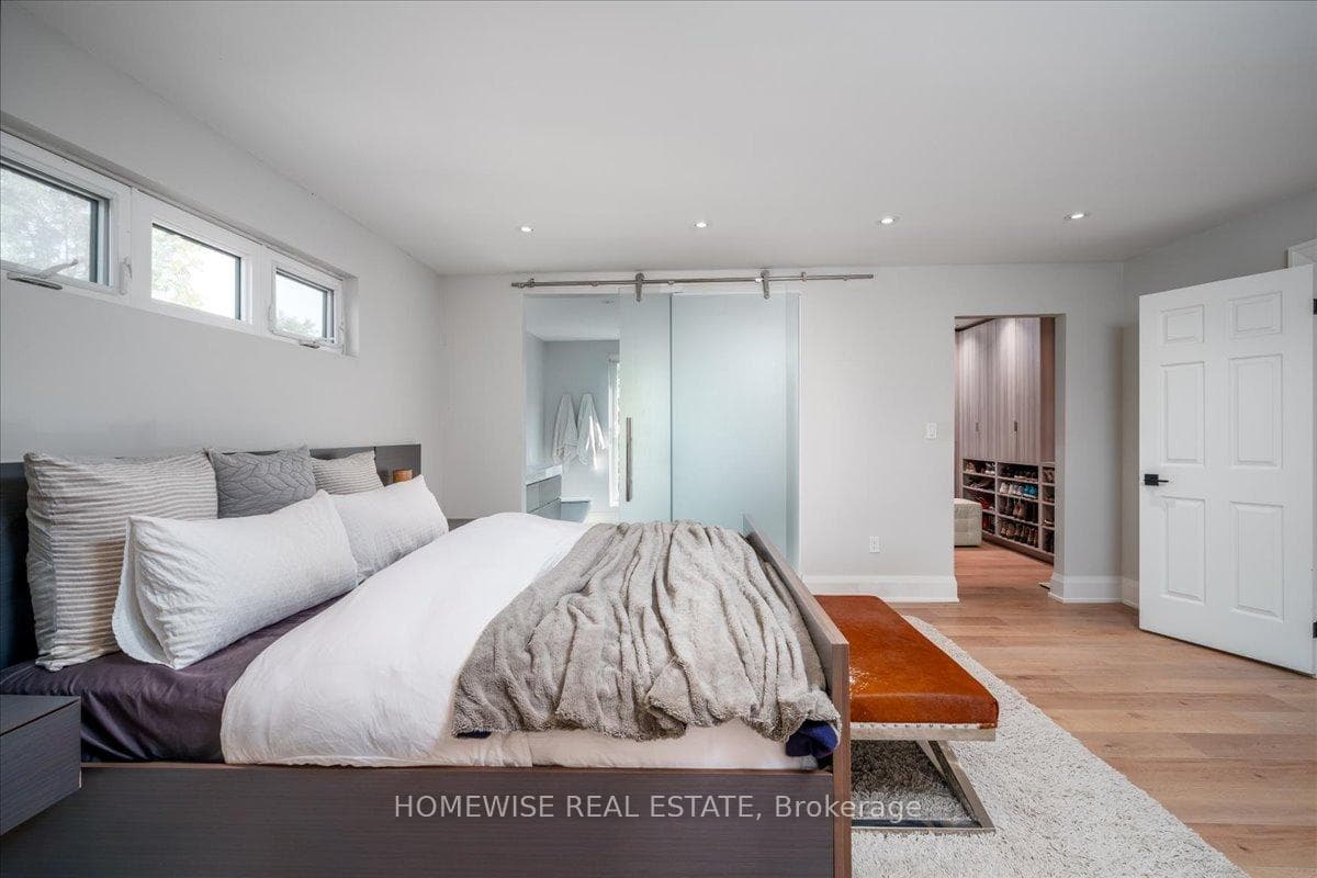 7 Moore Park Drive photo 18