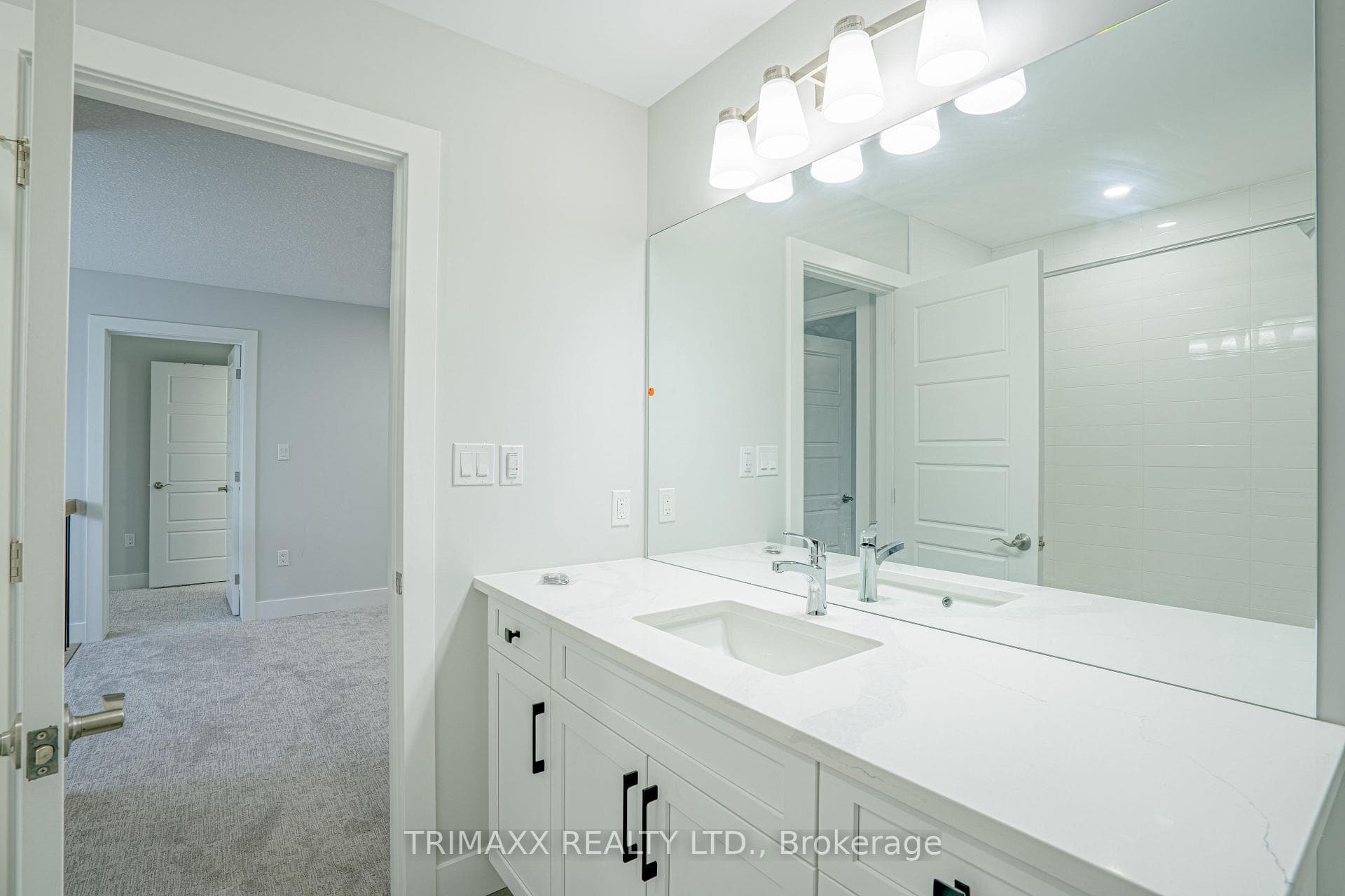 188 Foxborough Place photo 40
