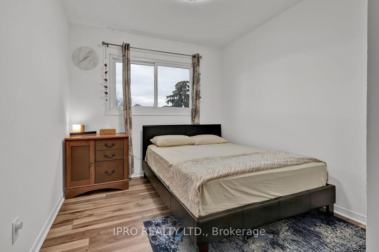 2nd bedroom upper