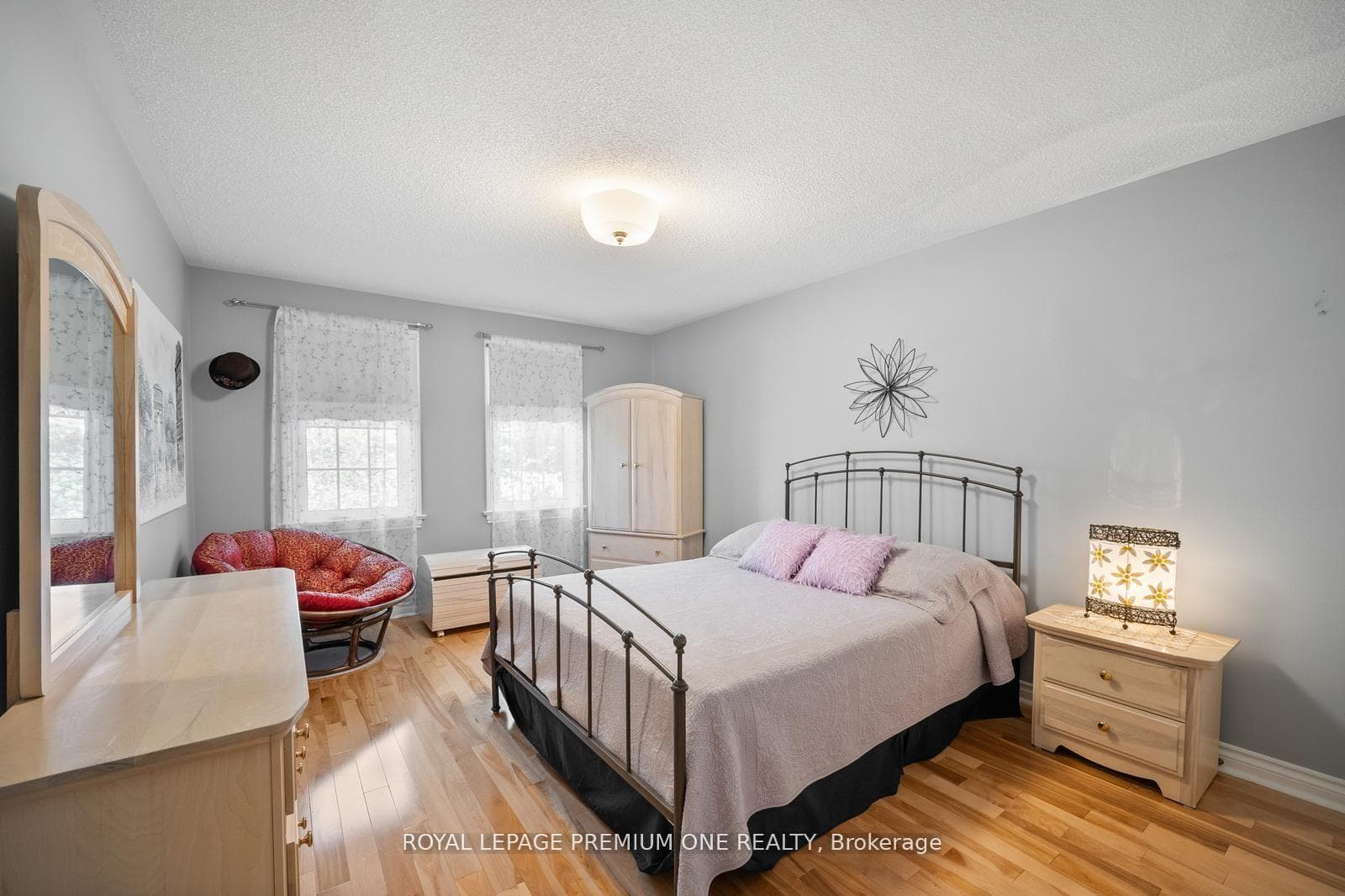 536 Village Parkway photo 31