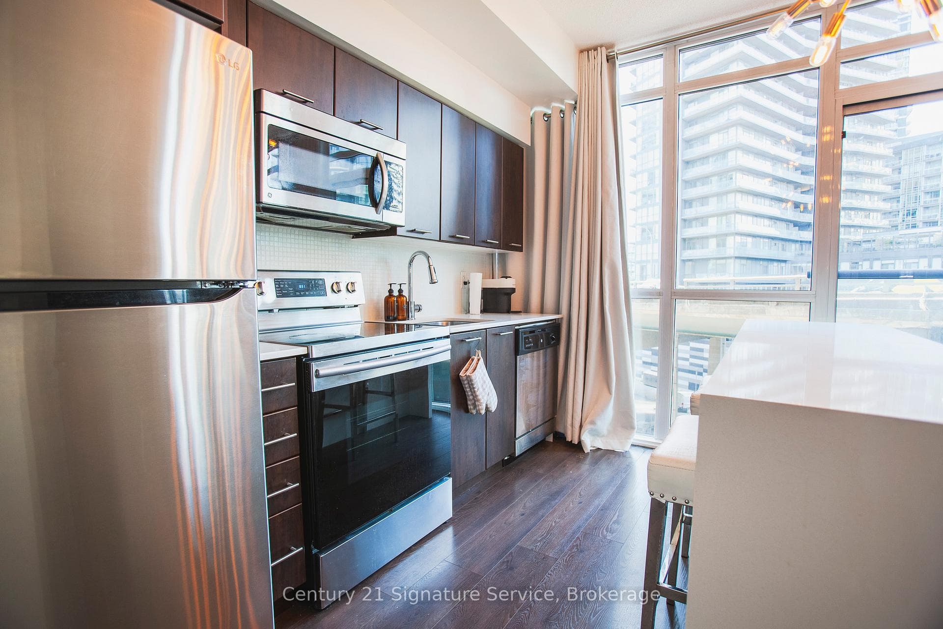 169 Fort York Boulevard Unit 519 photo 8