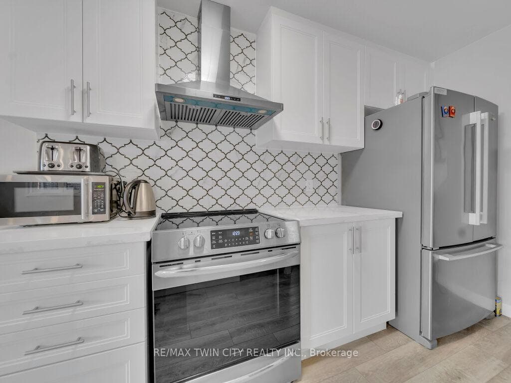 8 Pony Way photo 11