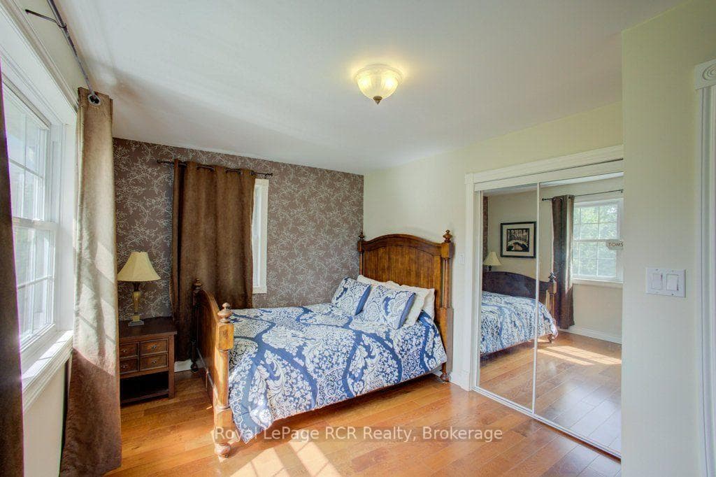 2020 John Street photo 31