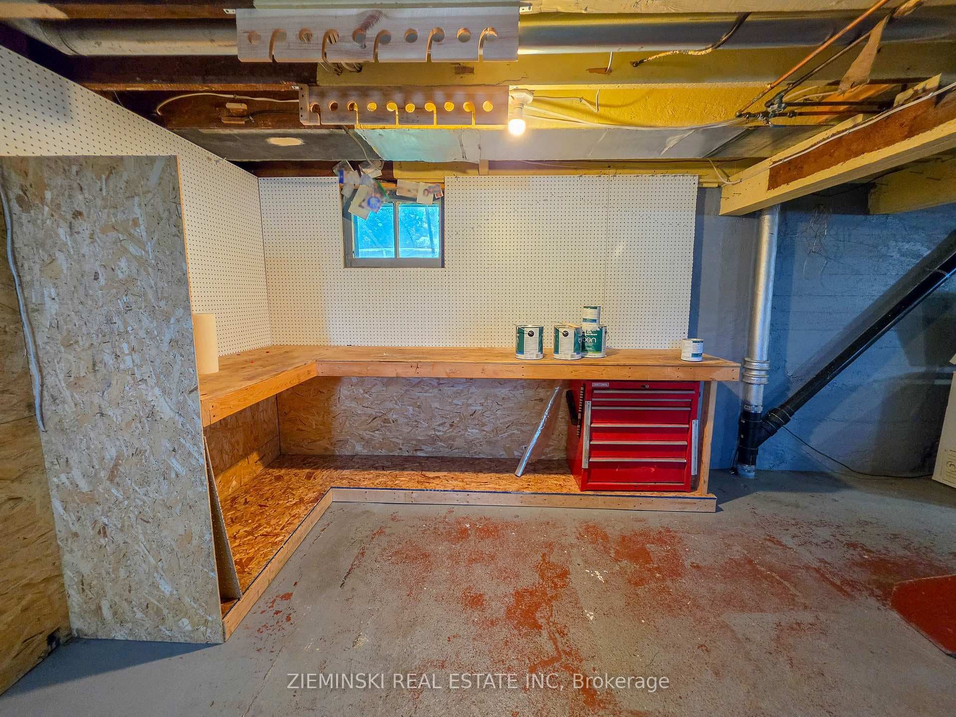 142 Devonshire Avenue photo 31