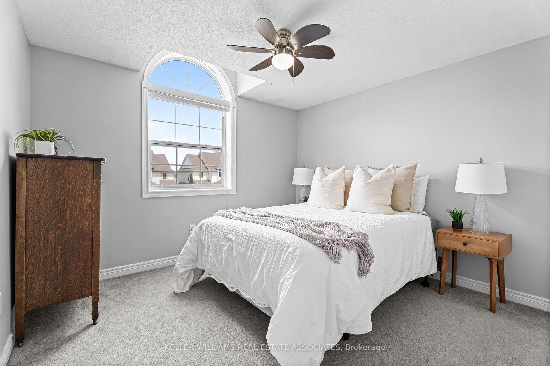 58 O'Connor Lane photo 18