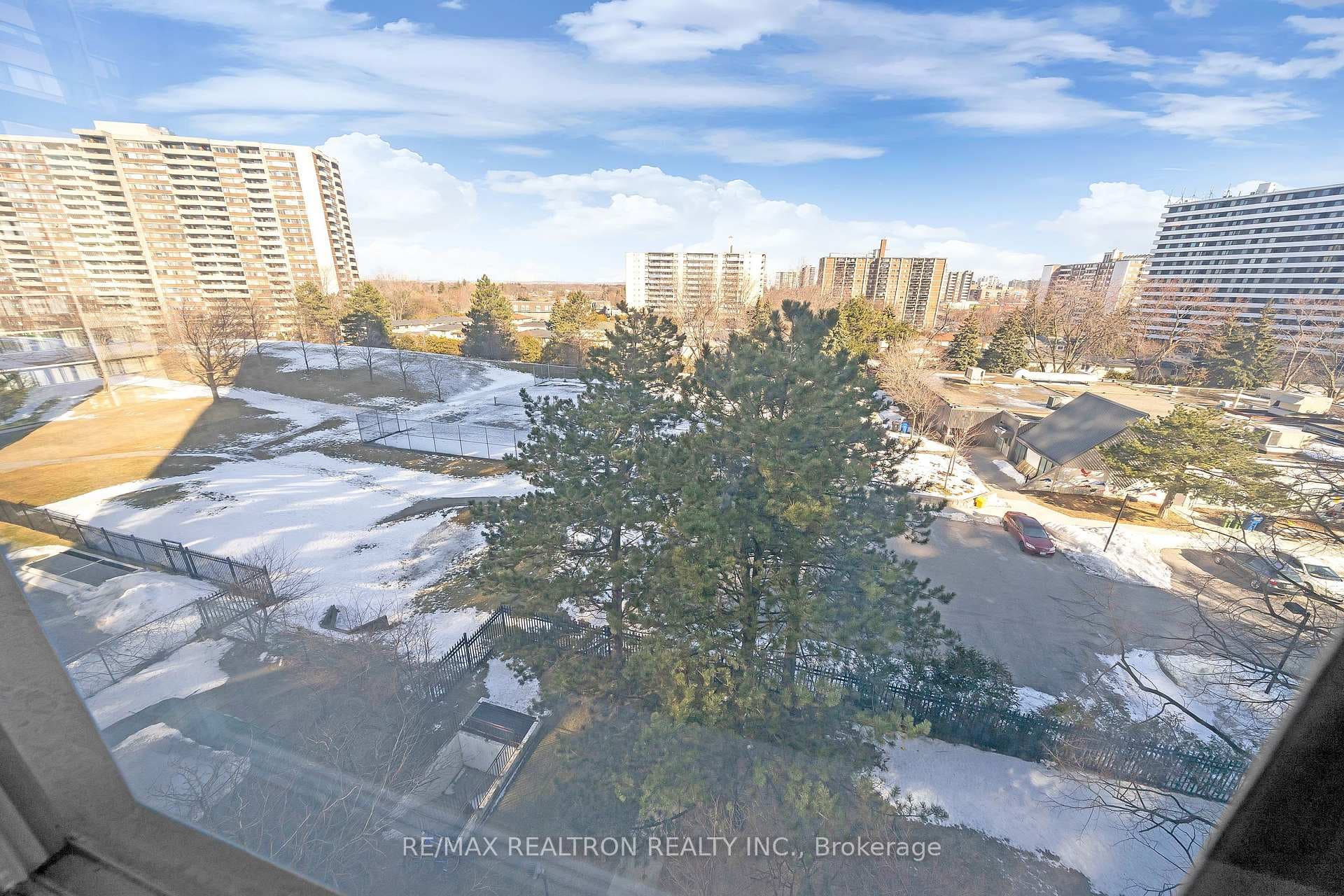 100 Antibes Drive Unit 607 photo 26