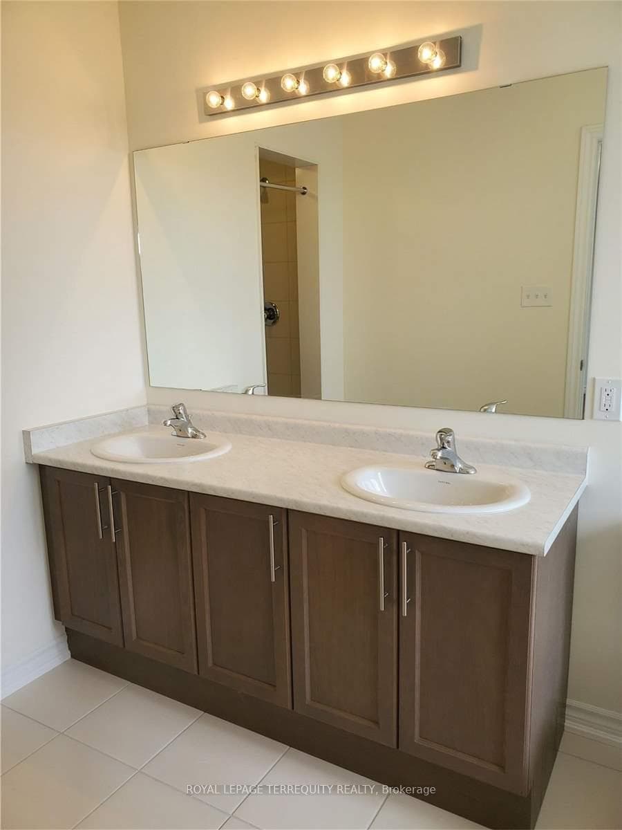 1095 Skyridge Boulevard photo 18