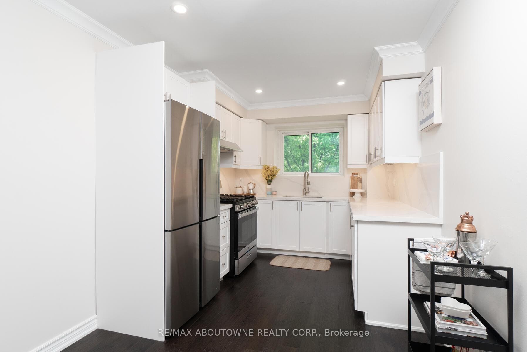1020 Elizabeth Place photo 13