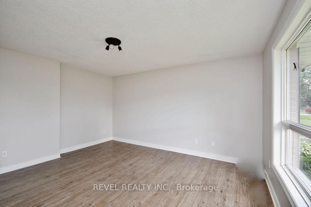 4 Bushey Avenue photo 22