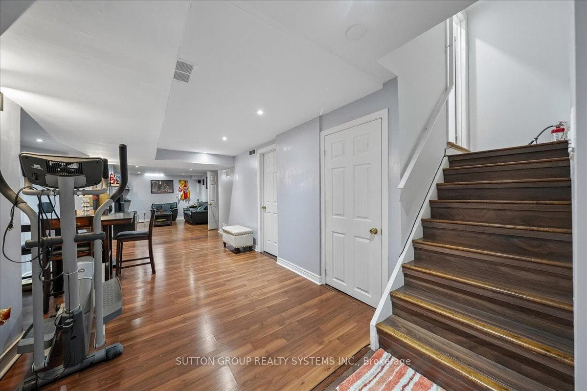 3348 Sunlight Street photo 33