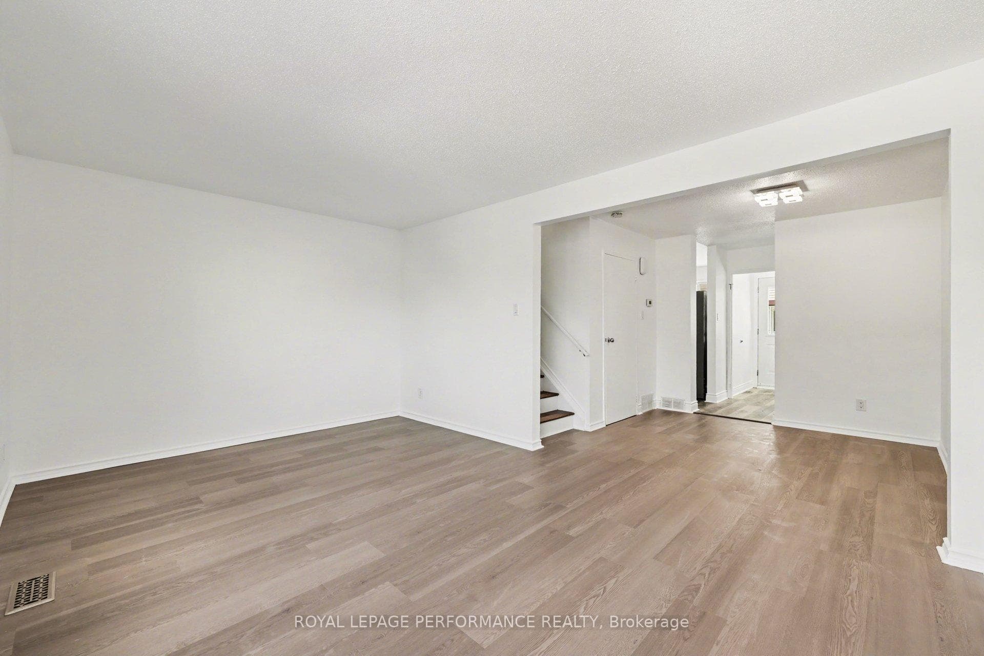 1584 Feather Lane photo 5