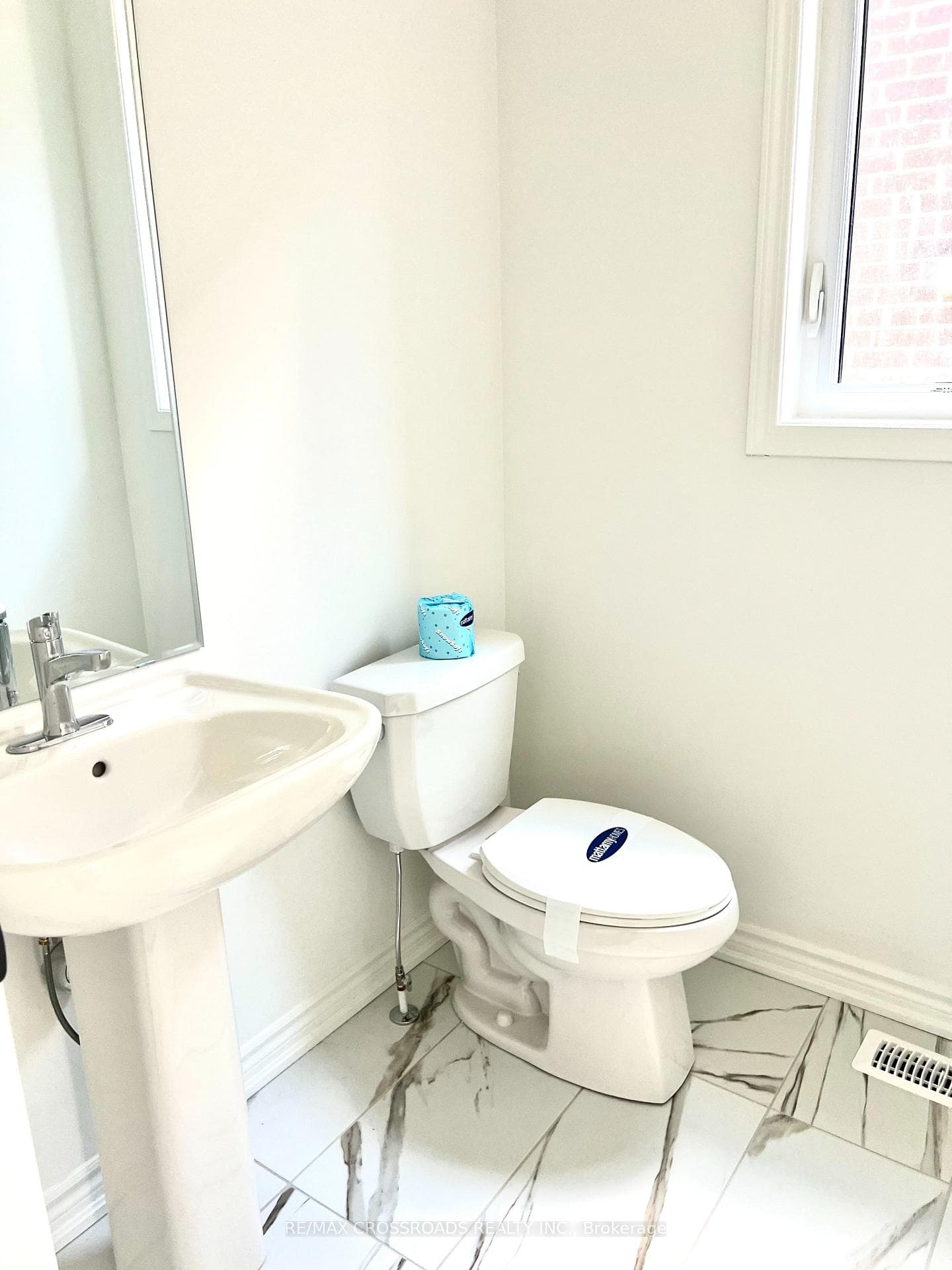 1421 Mockingbird Square photo 16
