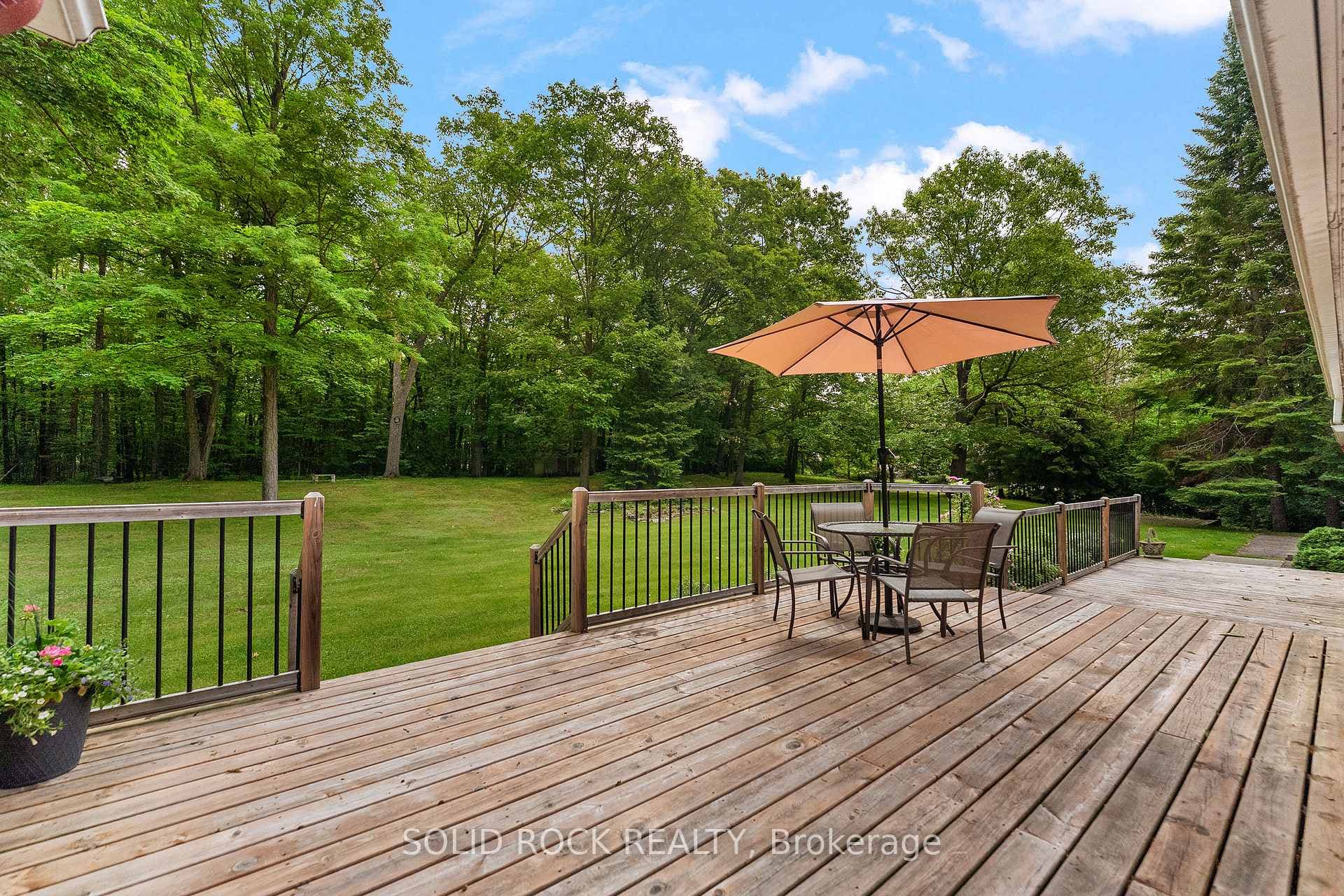 89 Woodridge Court photo 5