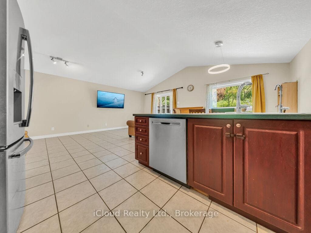 308 Keewatin Avenue photo 17