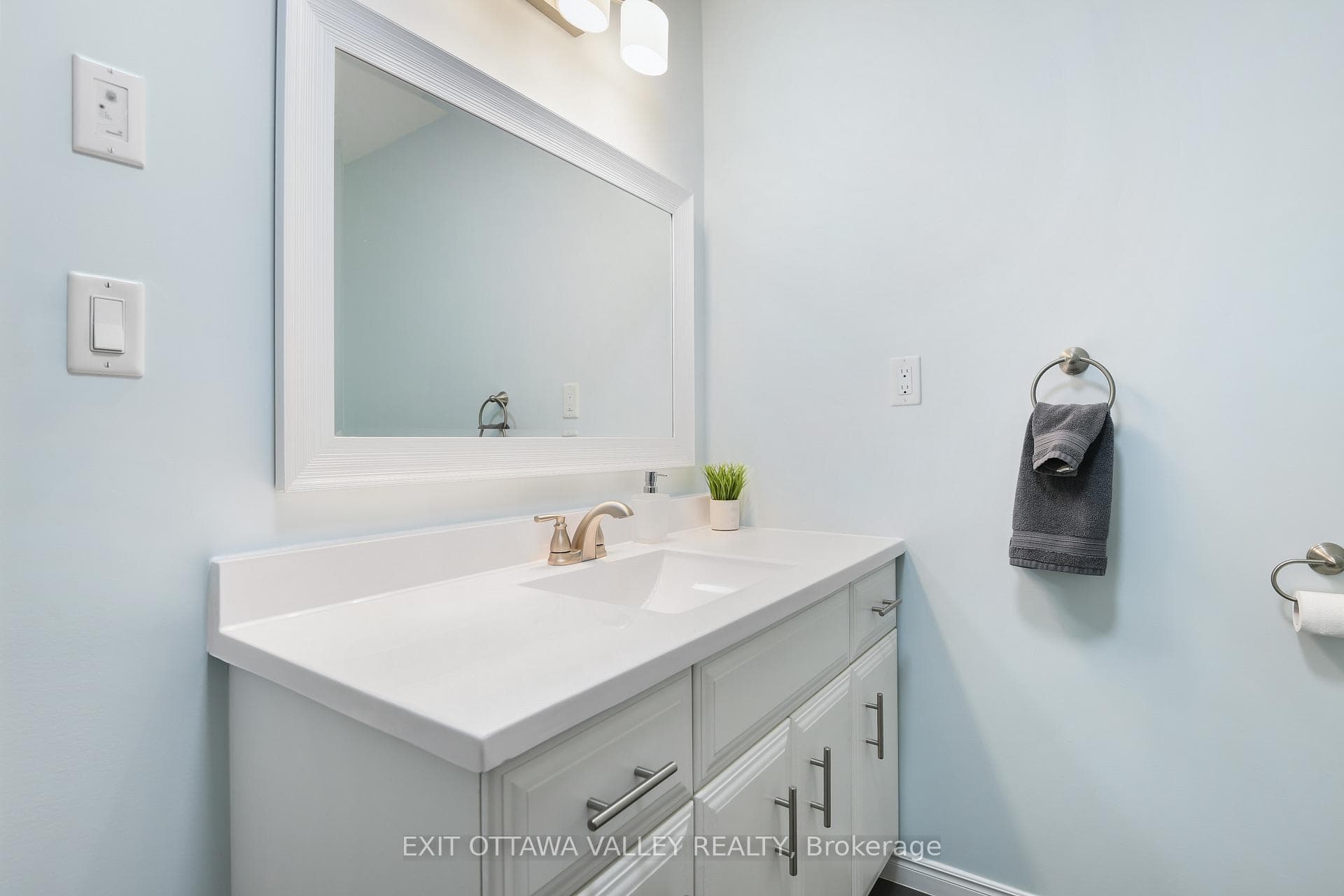 main level bath