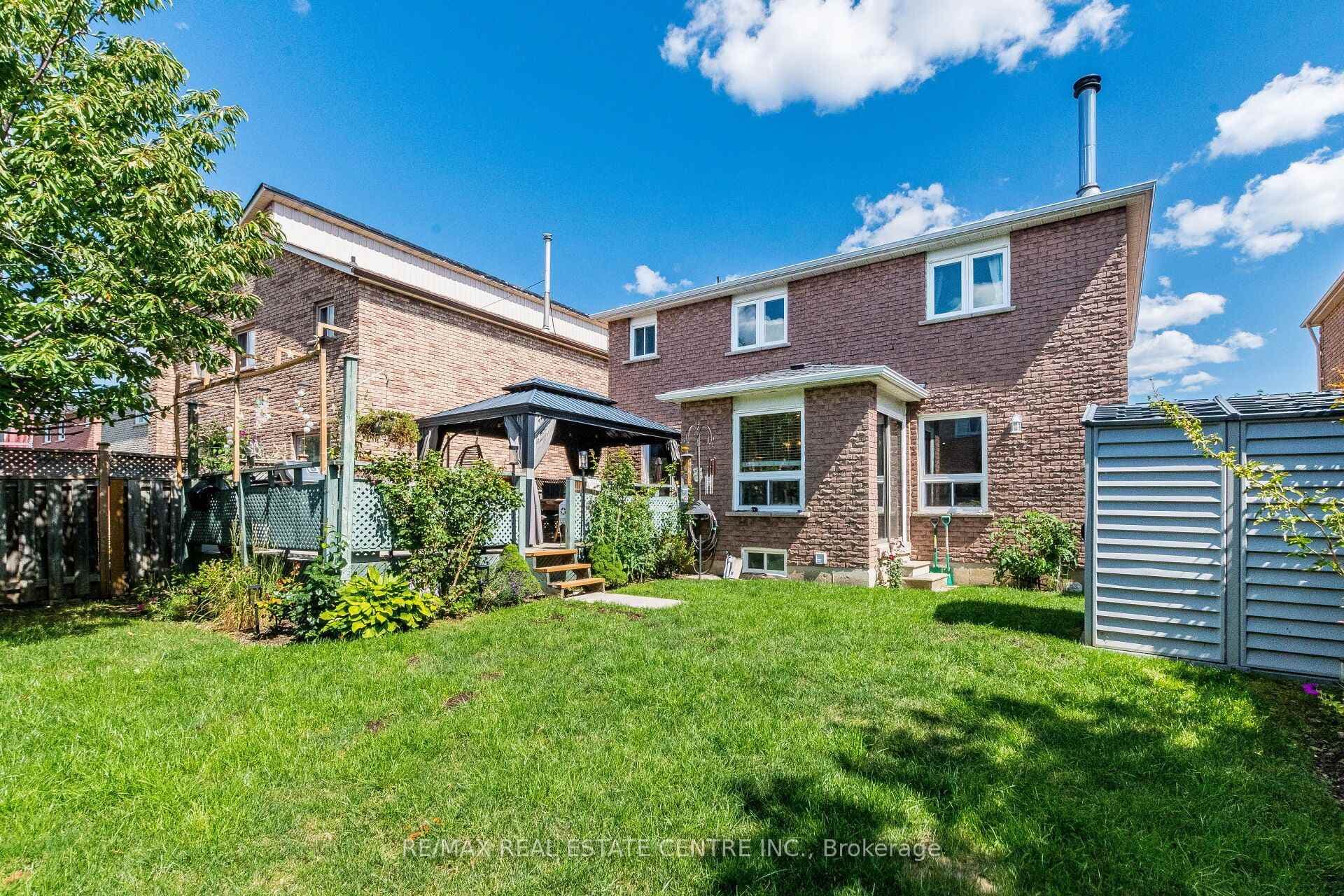 1571 Meadowfield Crescent photo 33