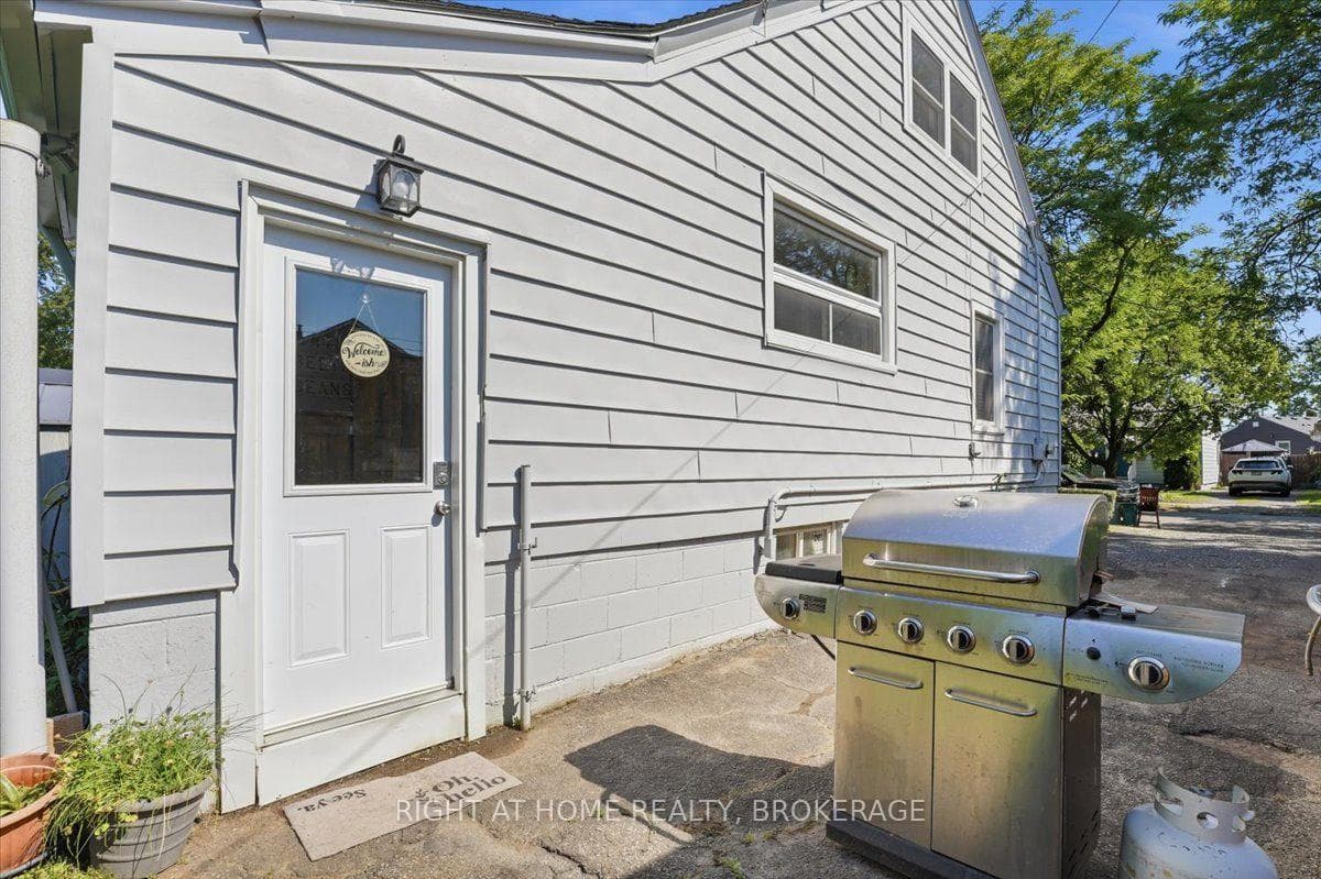 63 Plymouth Avenue photo 29