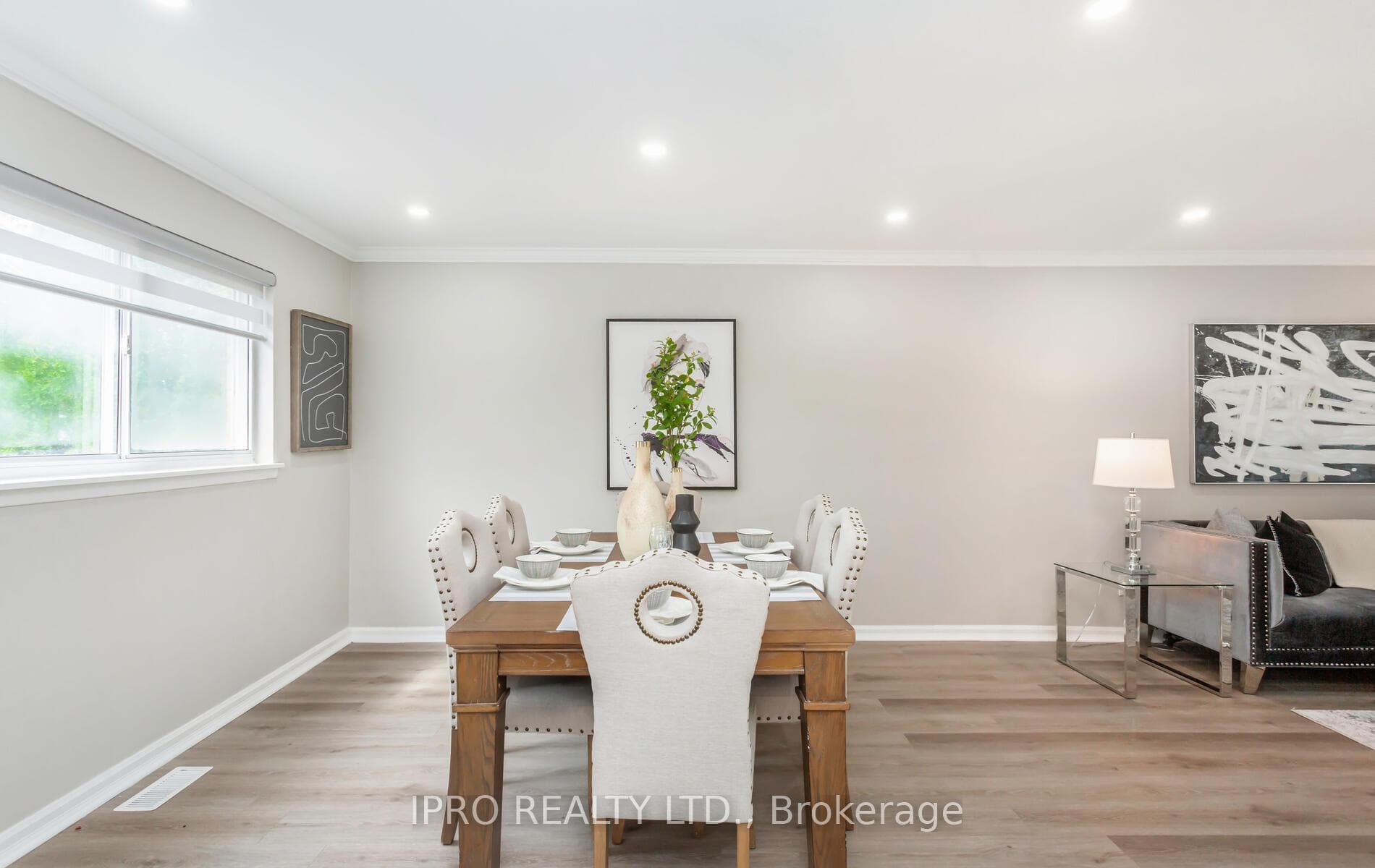 578 TRAFFORD Crescent photo 16