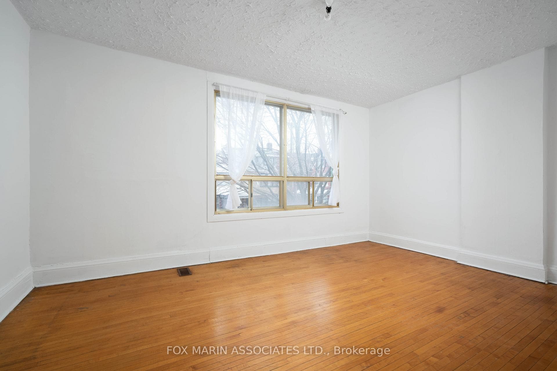 38 Bellwoods Avenue photo 21