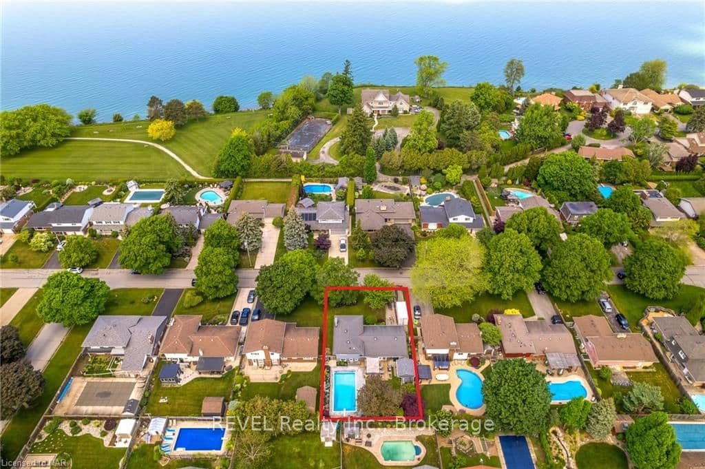 56 ROYAL YORK Road photo 43