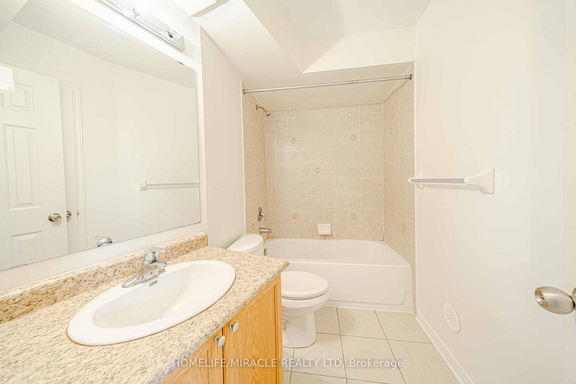 407 BEECHGROVE Drive Unit 56 photo 18