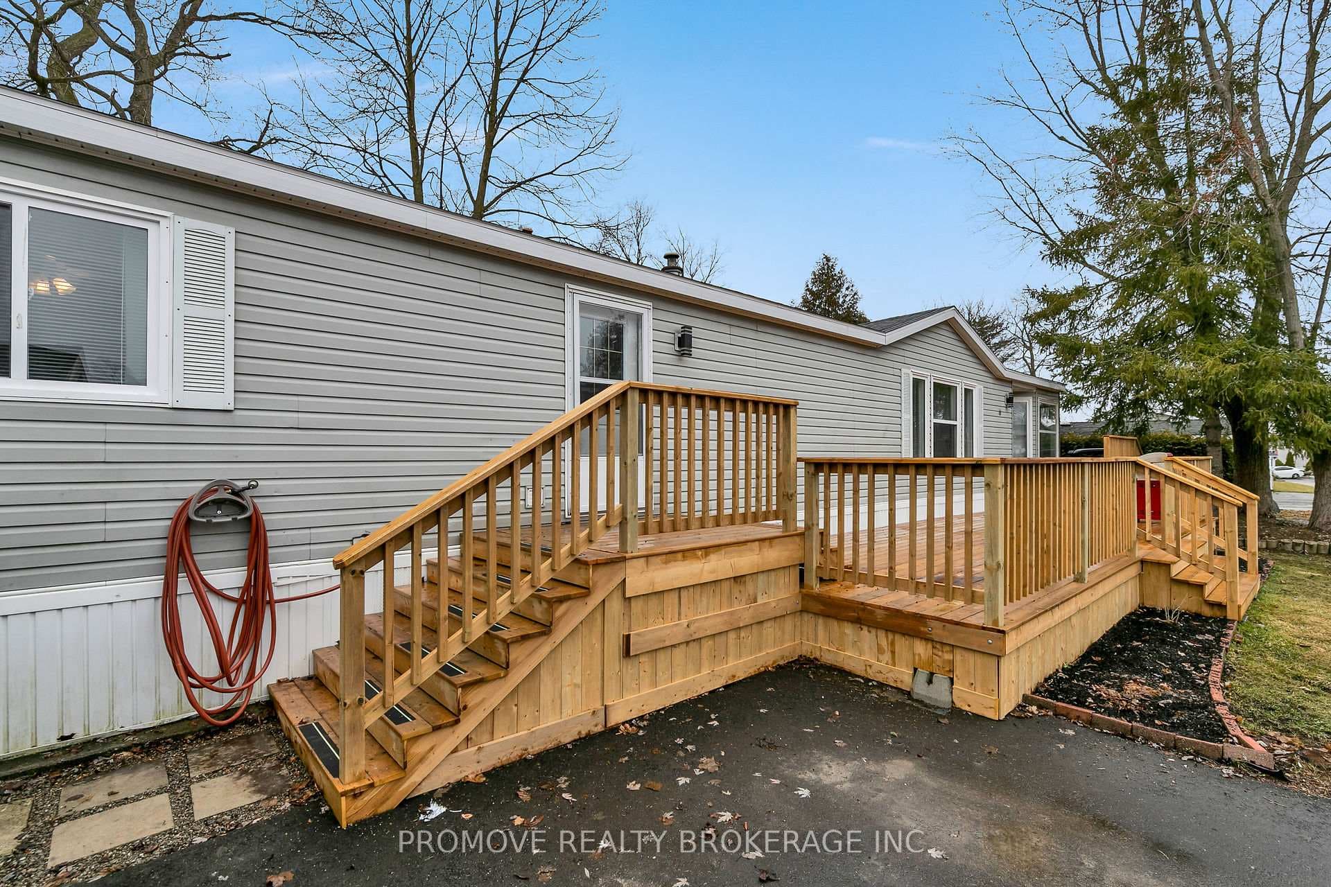 11 Pine Lane photo 9