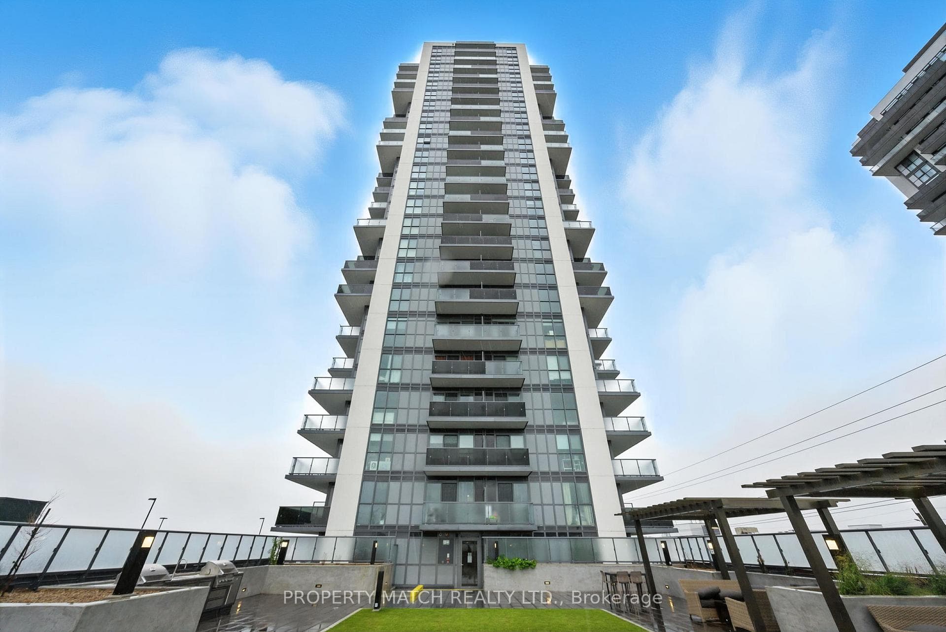2545 Simcoe Street Unit 802 photo 31