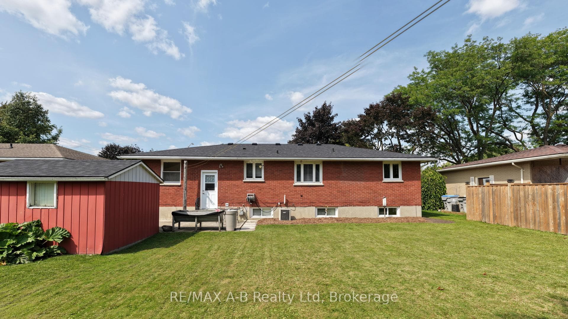 221 Coulton Drive photo 33