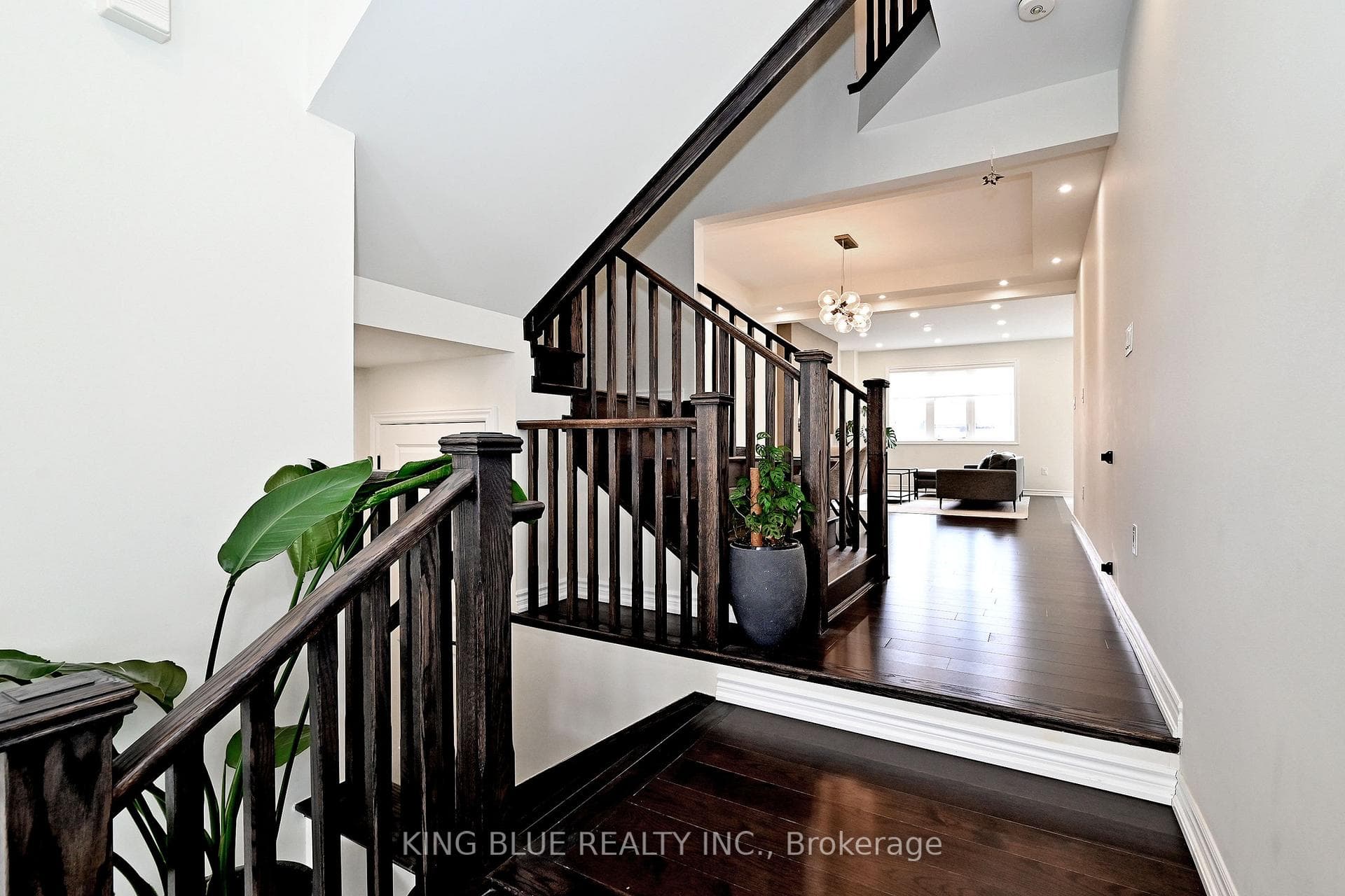 56 Lockyer Drive photo 4